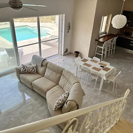 Alojamento de Acomodação e Pequeno-almoço Thistle Peaceful Gozo Retreat With Pool Ambience 4*
